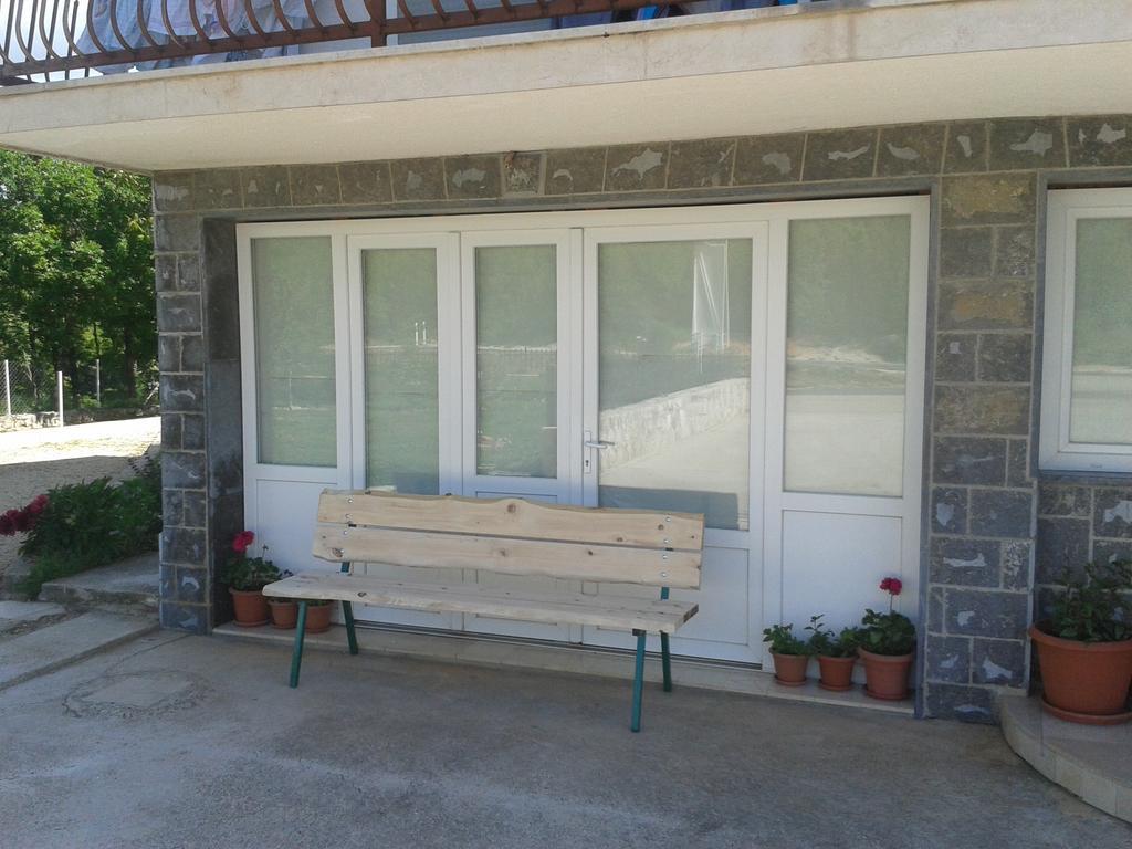 Trilj Apartman Jurika Exterior foto